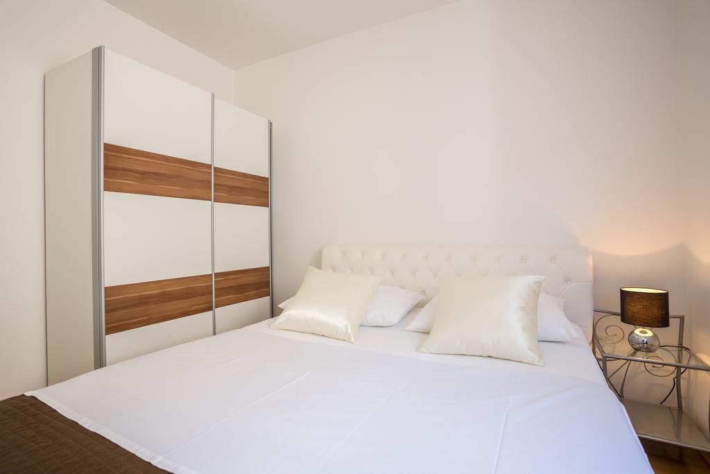 Apartment Falcon Stari Grad  Phòng bức ảnh